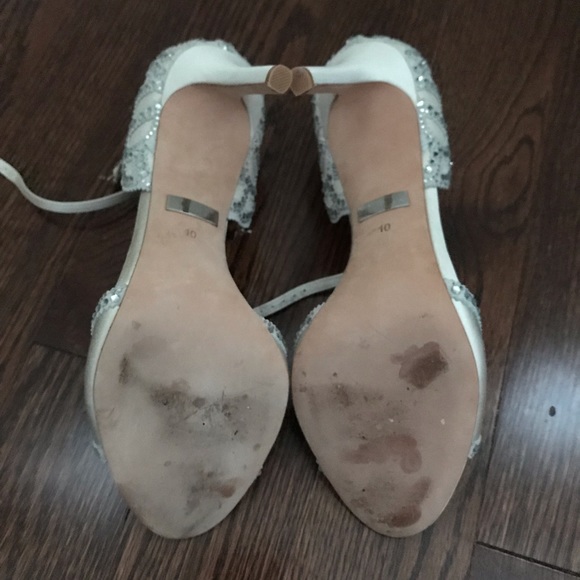 Badgley Mischka - Roxy Sandal (Ivory) - Picture 3 of 3